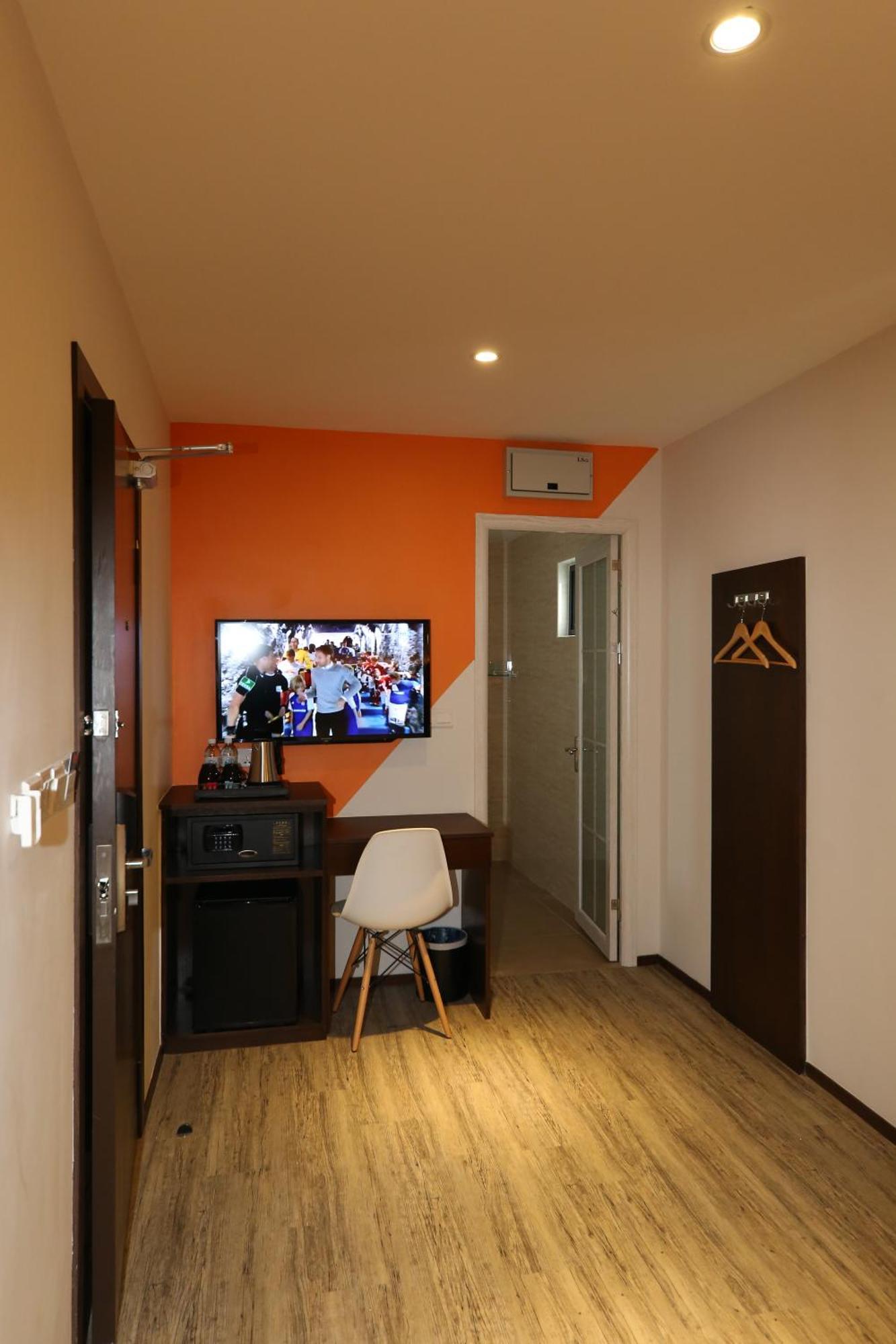 Deluxe Queen Room